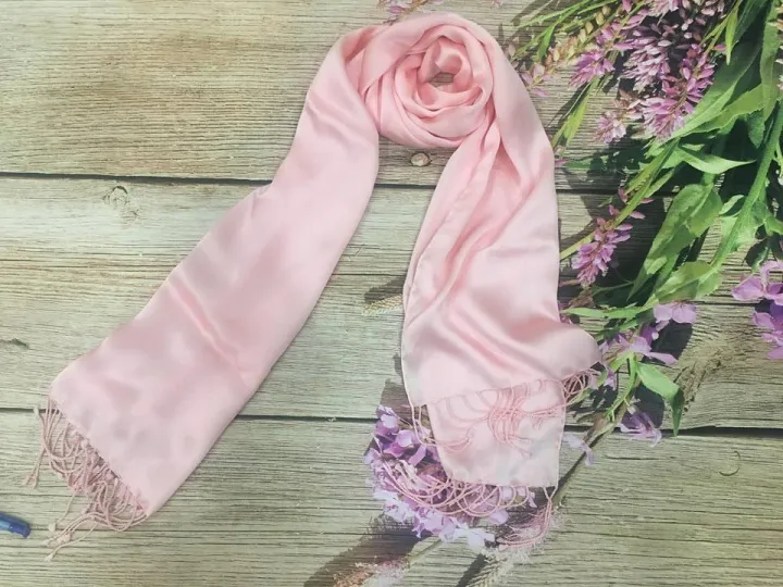 Kh%C4%83n%20L%E1%BB%A5a%20T%C6%A1%20T%E1%BA%B1m%20SenSilk%20Luxury%20H%E1%BB%93ng%20-%20Image%206