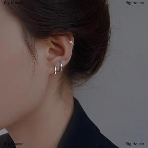 [COD] Big House ต่างหูแบบห่วงขนาดเล็กรูปดาวสี่แฉกสำหรับผู้ชายผู้หญิงเครื่องประดับหูแนวสตรีทสไตล์ฮิปฮอปสีเงินแบบย้อนยุคสีดำ