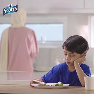 Scotts Multivitamin Gummies Children Supplement with 5 Vitamins for Healthy Development Mango Flavour (1 x 60s)