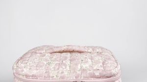 Makeup Bag Floral Quilted Cosmetic Bag Large Travel Aesthetic Make up Bag Cute Coquette Toiletry Bag for Women Girls