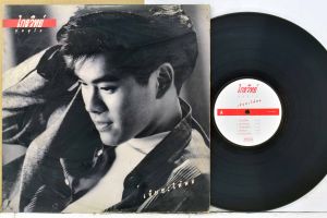 1 แผ่นเสียง 12นิ้ว B19 ไกรวิทย์ -เจ็บซะให้พอ แผ่นVG++ริ้วรอยบาง เสียงรบกวนน้อยนิด ไม่มีรอยลึก ปกVG+มีตำหนิขอบนิดหน่อย ขอบไม่ขาด สันไม่ทะลุ