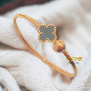Gelang Bangle Clover Hitam Titanium Fashion Wanita Korea Terbaru Anti Karat