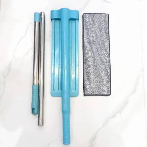 AT.houseone Flat Mop ไม้ถูพื้นเเบบรีดน้ำ  ไม้ถูพื้น แบบรีดน้ำและฝุ่นผงในตัว ตั้งได้ มาพร้อมผ้า 1 ผืน