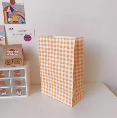KOGGY 1 pcs Plaid Paper Bag Party Goodies Doorgift Gift Beg Storage Aesthetic Bakery Kraft Bag Wrapping Gift Bag Decorative Cute Doorgift Bag Bakery Plaid Gift Bag Stationery