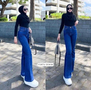 Jeans Wanita Highwaist Bell-Bottom Full Length Gaya Lurus
