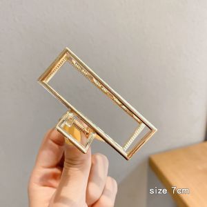 ที่หนีบผมแบบเรียบโลหะทองเงินเรขาคณิตแนวพังค์ใหม่สำหรับผู้หญิงอุปกรณ์กิ๊บติดผมสไตล์เกาหลีแบบหนีบจับปูขนาดใหญ่ทันสมัย