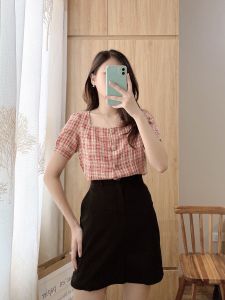 Áo Kẻ Cổ Vuông Nữ Màu Kẻ Đỏ Burny A3002312