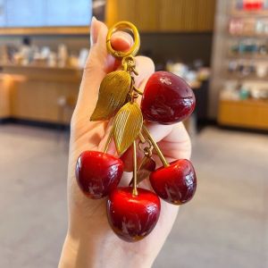 SHUBA Imitation-Pearl Fruit Key Chain Glossy-Finish Realistic-Resin Resin Bag Charm Realistic Pear Pendant Lightweight Pearl Beaded Key Ring School Bag Decor