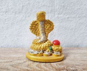 ตุ๊กตา รูปปั้น ปูนปั้น สัตว์ งู งูเห่า ปีมะเส็ง ปีงูเล็ก สัตว์มงคล ประดับบ้าน ตกแต่งโต๊ะทำงาน ร่ำรวย เงินทอง สีทอง ขนาดเล็ก ยาว 8.75 ซม