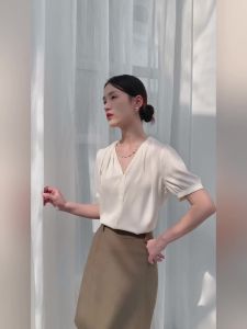 Ammin 2024 mùa hè lỏng lẻo tất cả các trận đấu v-cổ Ruffle satin Áo sơ mi cho phụ nữ thời trang phong cách Hàn Quốc khí chất giải trí đi lại của tất cả các phù hợp với phong cách phương Tây giảm béo tay ngắn áo voan