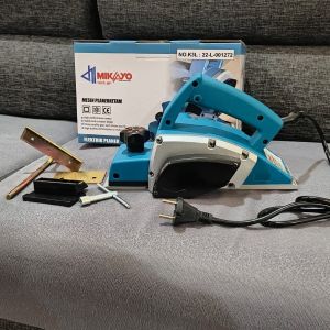 Makita MT Mesin Potong Kayu M 5801 B 7 Inch Circular Saw M5801B 1050W MIKAYO