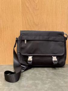 lu Yoga and fitness crossbody bag for men and women lulu6.5L Messenger bag single-shoulder sports laptop bag Lemoon bag