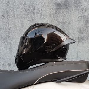 Modular Helmet Motorcycle Men Full Face Helmet Motorcycle Large Spoiler Couples Racing Helmet with Bluetooth Slot Modular Helmet Motorcycle Men