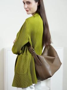 Genuine Leather Large Tote Bag Wandering Bag for Women 2025 New Cowhide Womens Bag Commuter Large Bag Single Shoulder Crossbody Womens Bag
