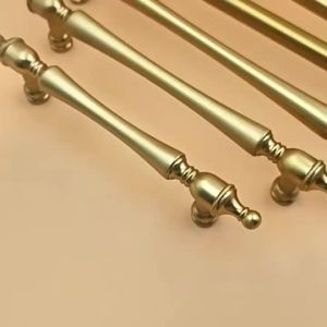 Antique Bronze Zinc Alloy Vintage Door Handle Retro Cabinet Pull Drawer Handle for Wardrobe Kitchen Furniture Single Hole Multiple Sizes