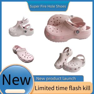 Dongdong Shoes CROCS Casual Sports Sandals Outdoor  Durable Comfortable Soft Sole Beach Shoes Baotou Shoes Lazy Shoes One Step Pedal