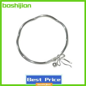 bashijian กำไลข้อมือแฟชั่นรูปโบว์สีเงินประดับจี้สีเงินสำหรับผู้หญิงกำไลข้อมือเปิดแบบปรับได้เครื่องประดับแฟชั่นสำหรับงานปาร์ตี้