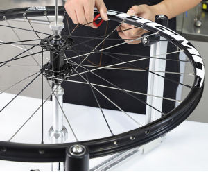 Dụng Cụ Hổ Trợ Đan Vành Xe Đạp LEBYCLE