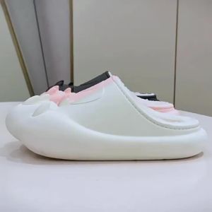 [Free Shipping] Cat Paw Cotton Slippers For Outdoor Wear Ultra-Lightweight Stylish Thickened For Cold Protection With Internal Height Increase Dirt-Resistant Office Furry Slippers CoupleS Style