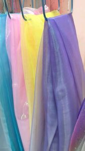 พร้อมส่ง ผ้าฉากหลัง ผ้าไหม เเก้ว รุ้ง เรนโบว์ ผ้าถ่ายรูป ผ้าเงา