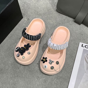 Xishop พร้อมส่ง ทุกบ้าน รองเท้าแตะรัดส้น ทรงน่ารักๆ สไตล์มินิมอล ใส่ได้แบบ 2 in 1 แถมฟรีจิบบิทติดรองเท้า พร้อมเชือกพันสายรัดส้น คุ้มขนาดนี้ ไม่มีได้ไง