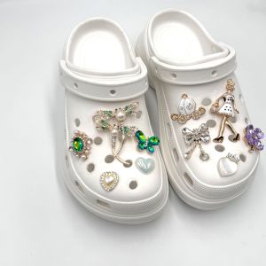 Phong Cách Sang Trọng Giày Hoa Crocs Jibbitz Charms Có Thể Tháo Rời Dễ Thương 3D Bướm khóa giày Có Thể Tháo Rời Giày Chain Đối Crocs