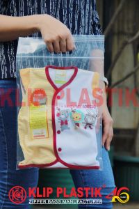 Plastik Klip / Zipper Bag / Kantong Plastik Klip Pond Bening / Plastik Klipon ukuran 25 x 20 cm (ukuran dalam plastik) 50 pcs