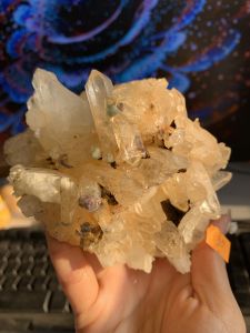 Cụm đá thạch anh Lemurian tinh thể phantom ưu linh tự nhiên còn dính đất năng lượng Vũ Trụ 839