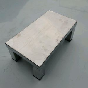 Ghế ngồi thấp mặt inox HCN cao 10cm hàng dày 1li rất nặng và chất lượng .
