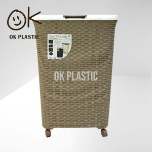 UniGlobal High Quality Rattan Cane Laundry Basket With Cover And Wheel Easy to Move Space Saver Big Capacity
