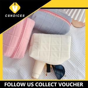 [Csndices] กระเป๋าเครื่องสำอางขนเฟอร์น่ารักสำหรับผู้หญิงกระเป๋าเครื่องสำอางสีทึบขนาดใหญ่มีซิปกระเป๋าใส่เครื่องสำอางเวลาเดินทางกระเป๋าใส่ของใช้ในห้องน้ำกระเป๋าใส่ปากกาตุ๊กตา