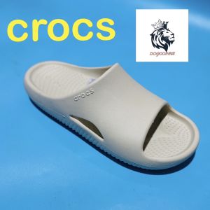 รองเท้า Crocs แบบสวมของ สินค้าใส่ได้ทั้ง ผู้หญิง ผู้ชายมีไซด์ 36ถึง45 มีพร้อม ส่งทุกแบบนะค่ะ สินค้ามีพร้อมกล่อง สินค้าจัดส่งทุกวันหนึ่งถึ