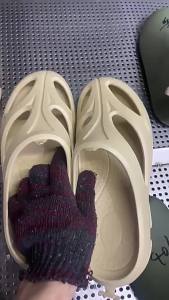 Hollow-Out Wading Shoes 2025 Summer New Model Unique-Shaped Non-Slip Beach Clogs Thick-Soled Outdoor Sandals Trendy