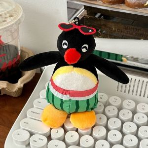 NDEURDI กางเกงแตงโมขายาว จี้ตุ๊กตาปิงกุ กรวยไอศครีม เครื่องประดับแขวนประดับ จี้ Pingu โรงเรียนกระเป๋าถุง คาวาอิ ตุ๊กตาเพนกวินยัดไส้ ของขวัญวันเกิดของขวัญ