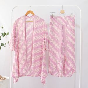 Satu Set Batik Wanita Modern: Setelan Celana Panjang Batik