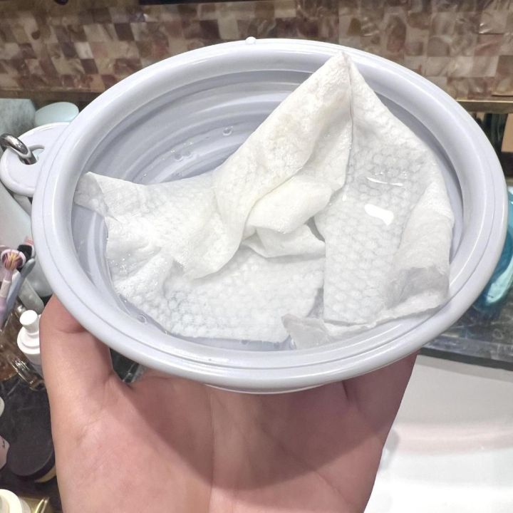 Plastic%20Folding%20wash%20Basins%20Portable%20Folding%20Wash%20Face/Ass%20Basins%20Baby%20Bath%20Basin%20Wash%20Basin%20Outside%20baby%20travel%20essentials%20can%20hang%20on%20the%20bag%20-%20Image%206