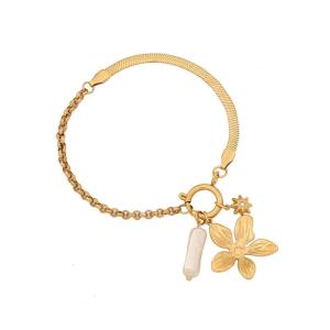 Heart Pendant Bracelet Trendy Flower Chain Stainless Steel Texture Suitable for Casual and Special Occasion