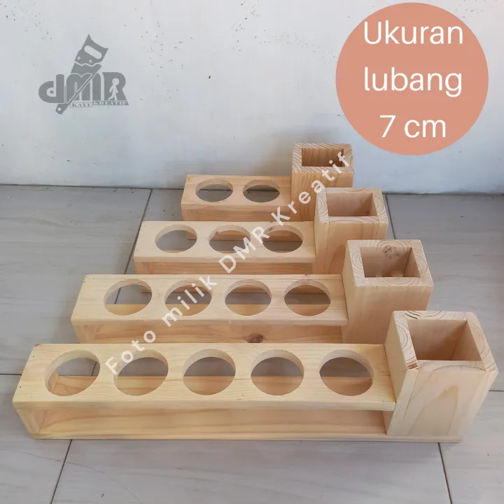 Rak%20Tempat%20Botol%20Sirup%20Kayu%20Kecap%20Minyak%20Saos%20Bumbu%20Plus%20Sendok%20Sedotan%20Es%20Teh%20Juice%20Lubang%207%20Cm%20-%20Image%203