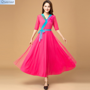 ชุดเต้นรำสี่เหลี่ยมสำหรับผู้หญิงชุดเดรสสไตล์ชนเผ่าคลาสสิกสำหรับการแสดง Hanfu ฤดูใบไม้ผลิและฤดูร้อน