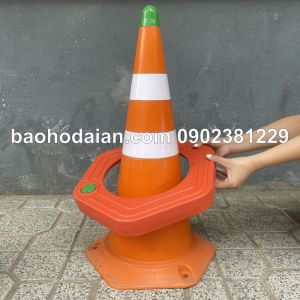 Cọc tiêu chóp nón phản quang nhựa PE cao 60cm tiêu chuẩn CE TT-PE01