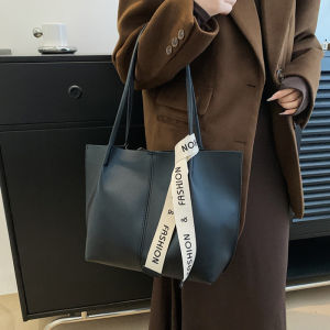 Qkkshop  สวยแบบตะโกน กระเป๋าแฟชั่นงานสะพายข้าง งานดี งานปังต้องรุ่นนี้เลย ใครสนใจกดสั่งในตะกร้าได้นะ แนะนำว่าต้องรีบกดเพราะของหมดไวมาก