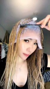 TOPI HIGHLIGHT KARET SILICONE UNTUK PEWARNAAN HIGHLIGHT RAMBUT