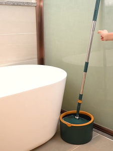 Spin Mop Flat Mop Round Head Floor Clean Water Separated Mop Quick Dry Microfiber Cloth Mop Lantai Mop Spinner Mop Set