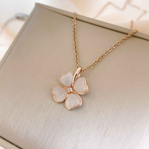 Lucky Clover Necklace fashion design Lucky clover 18K Gold Titanium Steel delicate petal Necklace