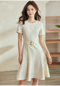 Đầm xòe cổ tròn tay ngắn kèm đai thắt lưng