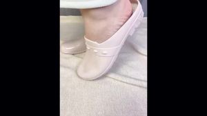 [Free Shipping] Crystal Fashion Sandals For Women Closed-Toe Outdoor Slippers Korean Style Versatile Non-Slip Slide Sandals