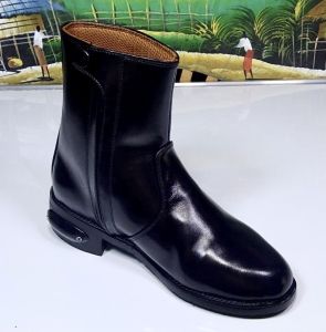 CHEN DIAMOND รองเท้าฮาฟ หนังแท้ล้าน% สีดำ รุ่น 603 สูง9 นิ้ว ซิบเดี่ยว รองเท้าตำรวจ รองเท้าทหาร ใส่สบาย ทนทาน พื้นยางอย่างดี สีดำ ไซส์ 38-48 รองเท้าหนังแท้ ผู้ชาย รองเท้า Adidas ผู้ชาย - Lazada