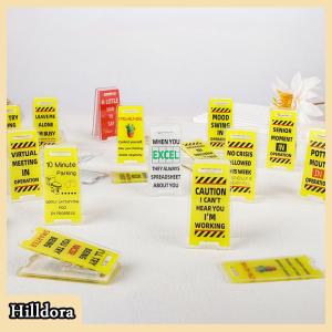 [Hilldora] ป้ายอะคริลิค ปล่อยให้ฉันอยู่คนเดียวฉันกำลังยุ่ง ของขวัญสำหรับตกแต่งสำนักงานที่น่าขบขันคลิปติดตั๋วบนเดสก์ท็อปสำหรับเพื่อนร่วมงาน