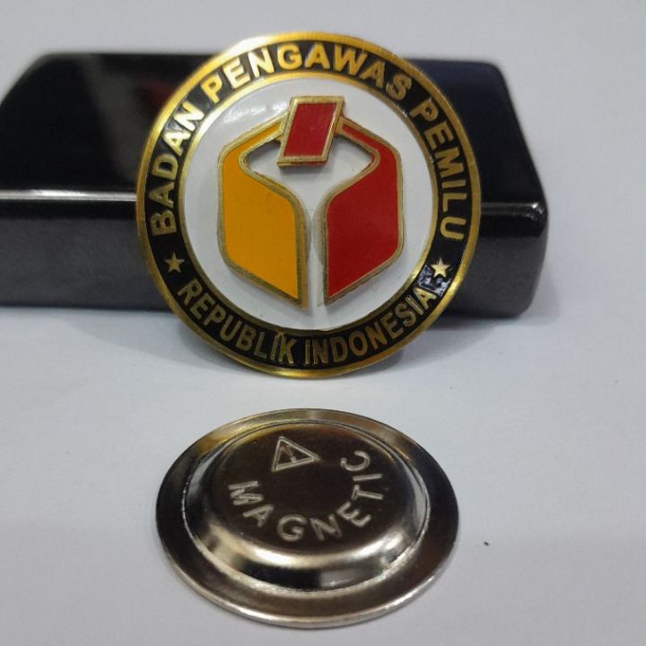 PIN BAWASLU BULAT LOGAM ETCHING PIN PANWASLU | Lazada Indonesia