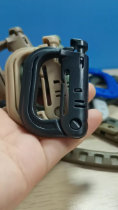 4Pcs Ba lô Đi Bộ Đường Dài Ngoài Trời Multiuse Clip Trọng Lượng Nhẹ Portables Báo Chí Khóa Cho Đi Bộ Đường Dài Và Cắm Trại